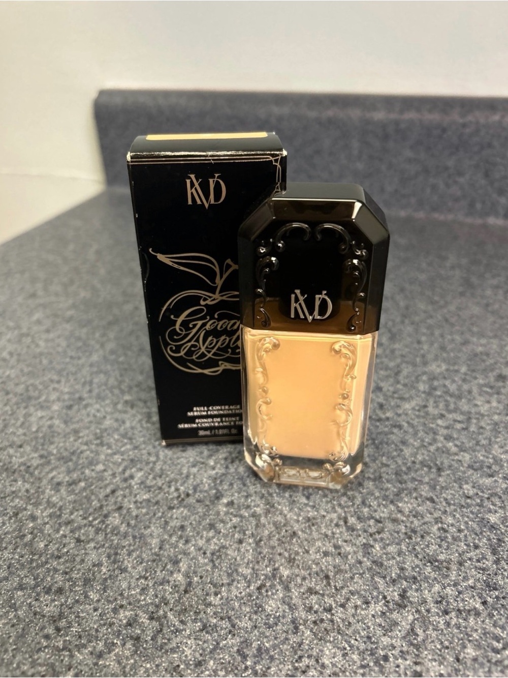 KVD Good Apple Foundation / Light 024